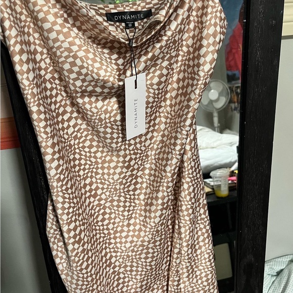 BNWT Dynamite Silk Dress - Picture 2 of 3